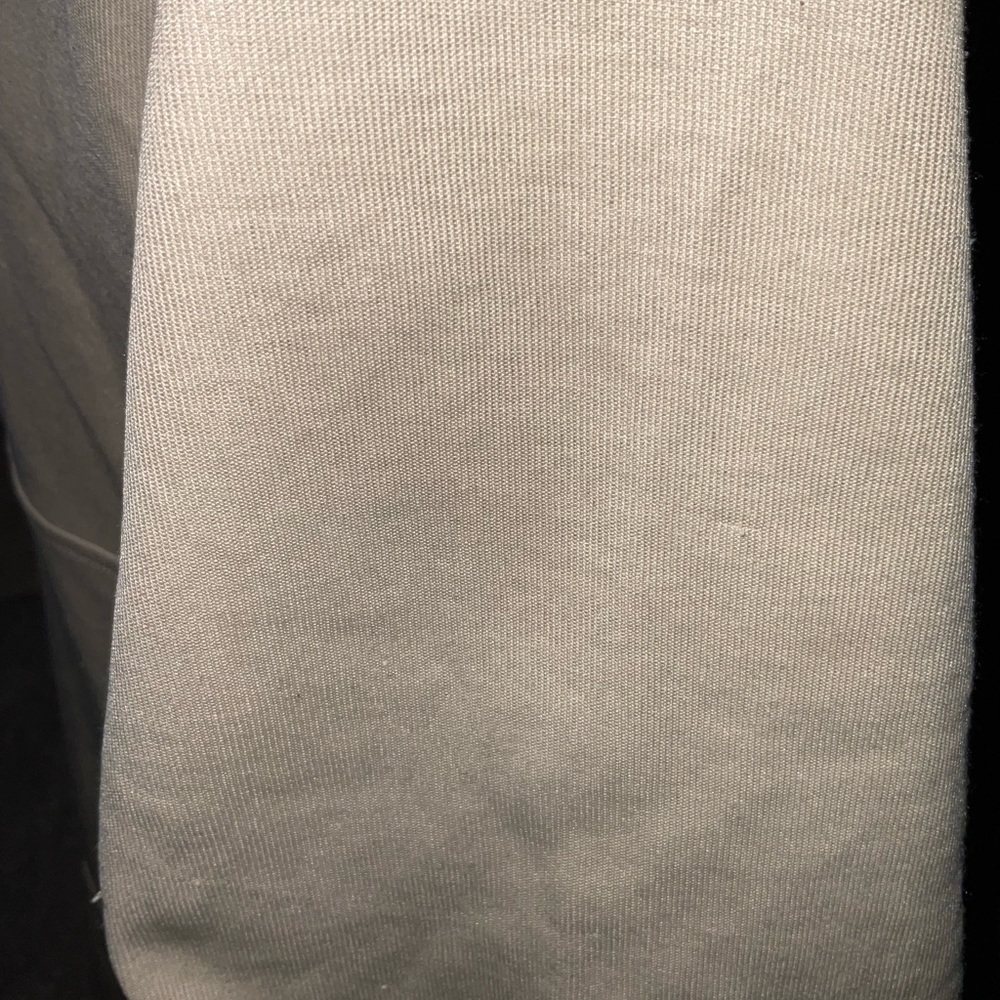 Men’s used fitted size XL UA under armour hoodie shirt short sleeve beige Pre ow - Picture 4 of 6